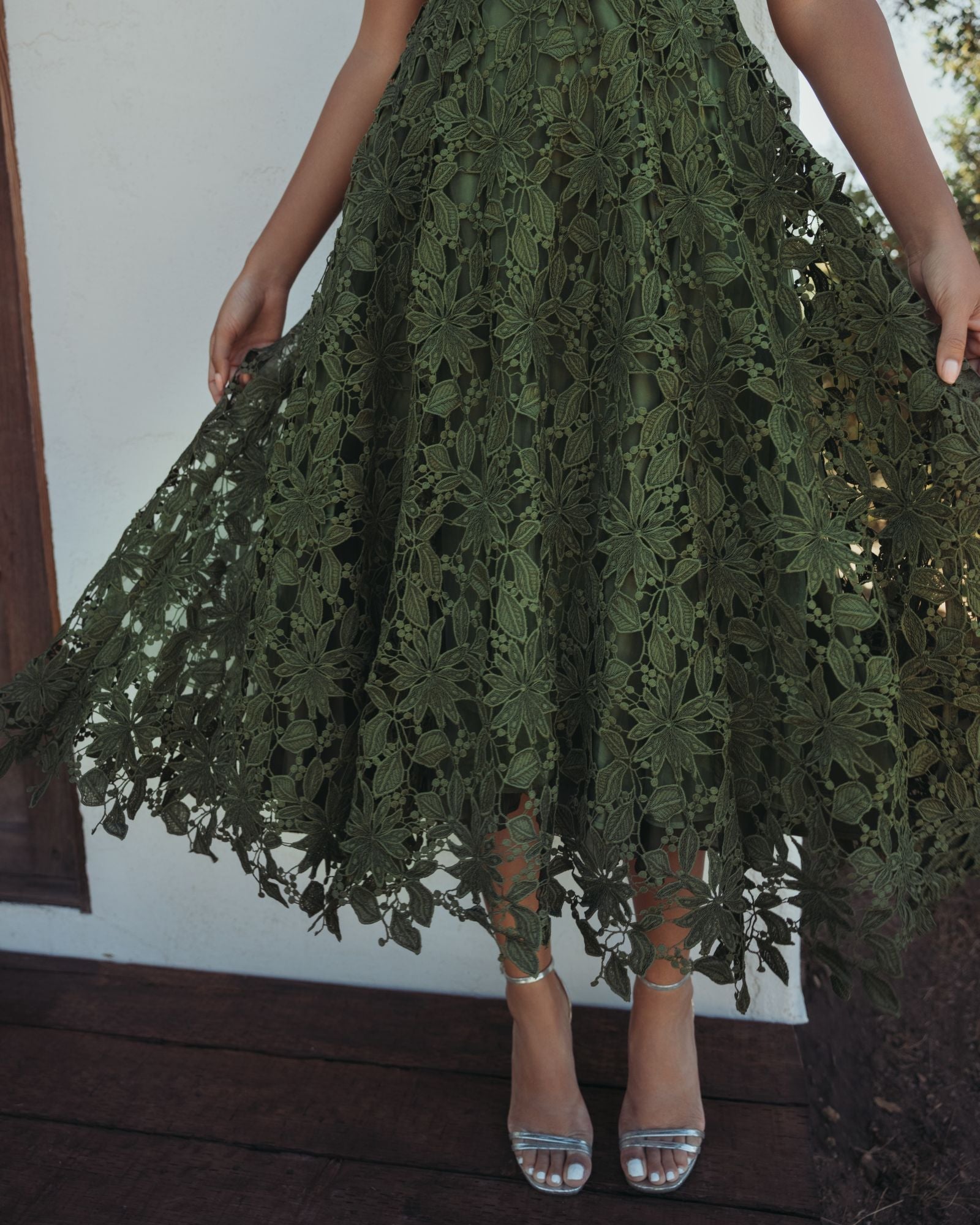 Green Sleeveless Embroidered Lace A Line Midi Dress